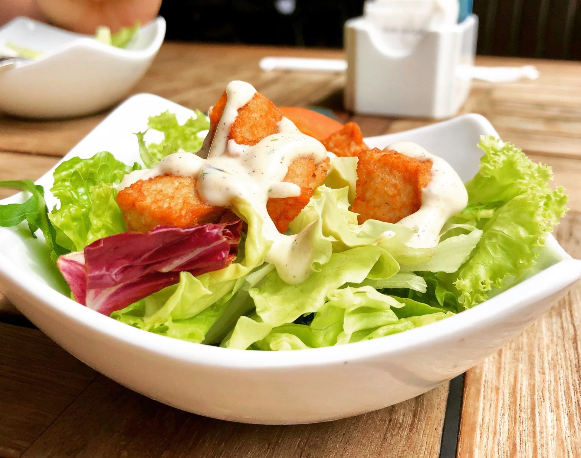 Salade de chou avec blancs de poulet